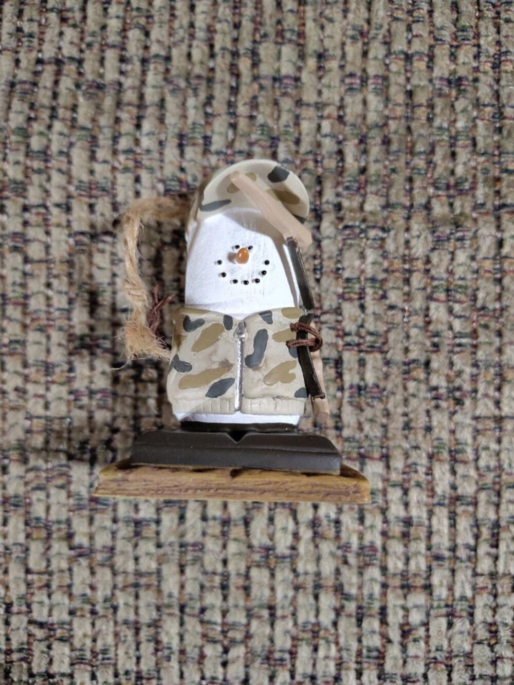2007 ORIGINAL S'MORES Christmas Ornament SNOWMAN Hunter Rifle Camouflage #33